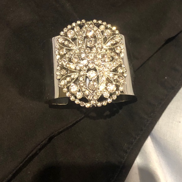 NWT banana republic cuff - Picture 2 of 8